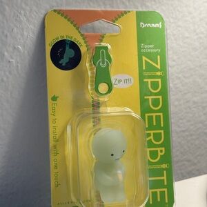 Smiski Zipper bite accessory